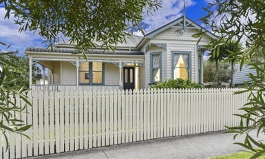 8 Turnbull Road, Narrow Neck, Auckland - Carousel 1