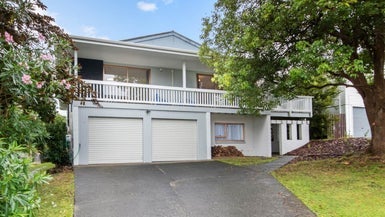 17 Zita Maria Drive, Massey, Auckland - Carousel 1