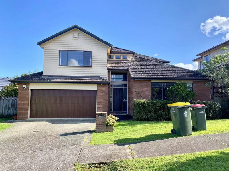 9 Powercourt Drive, Flat Bush, Auckland - Carousel 1