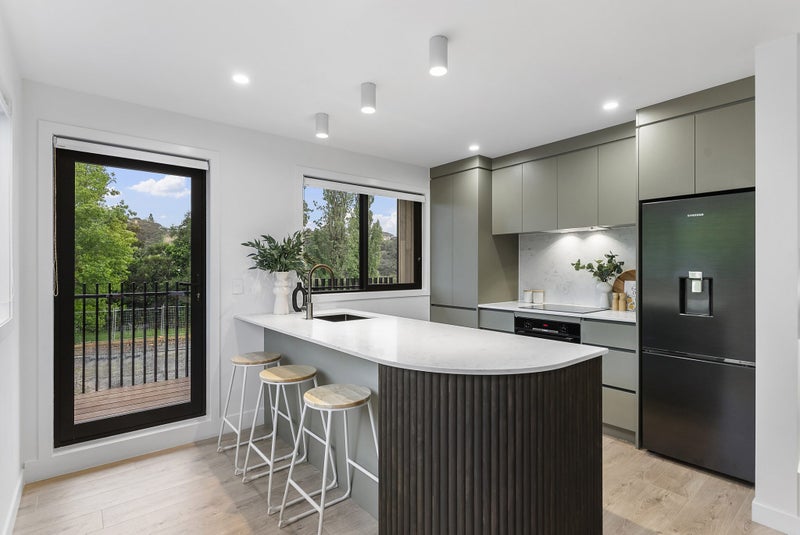 1/47 Taipari Road, Te Atatu Peninsula, Auckland - Carousel 1