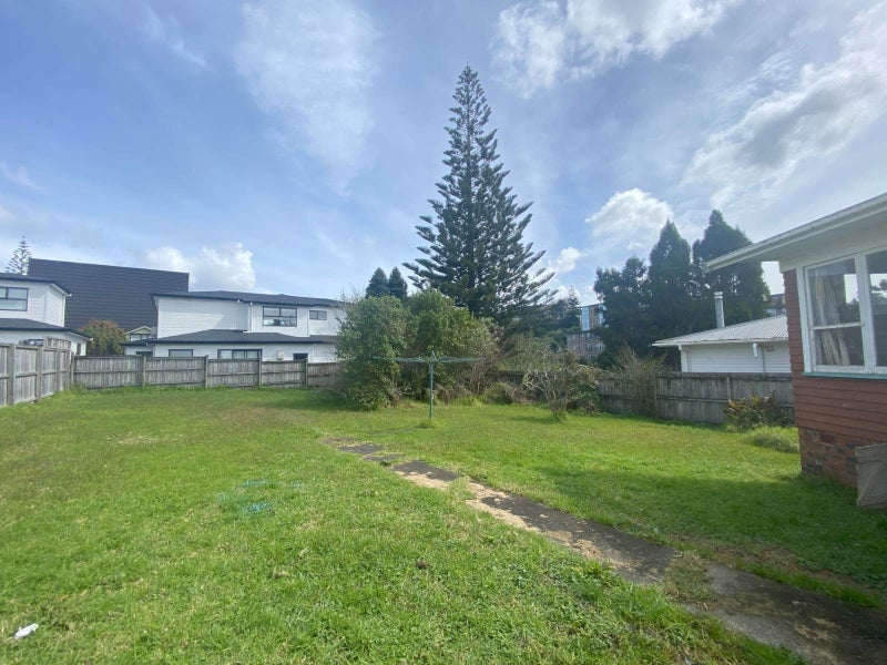 25 Commodore Drive, Lynfield, Auckland - Carousel 10