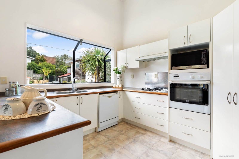 2/21 Aorangi Place, Birkenhead, Auckland - Carousel 2