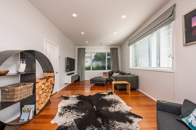 73 Overtoun Terrace, Hataitai, Wellington - Carousel 2