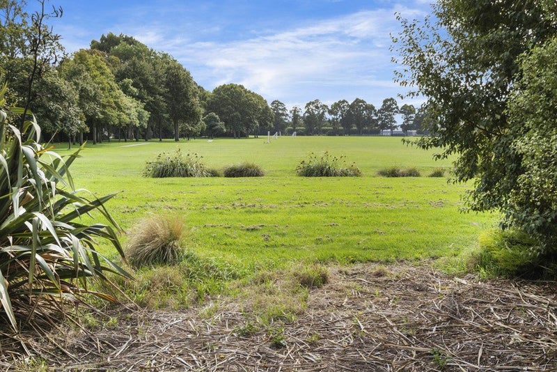 63 Chesterfield Mews, Russley, Christchurch - Carousel 13