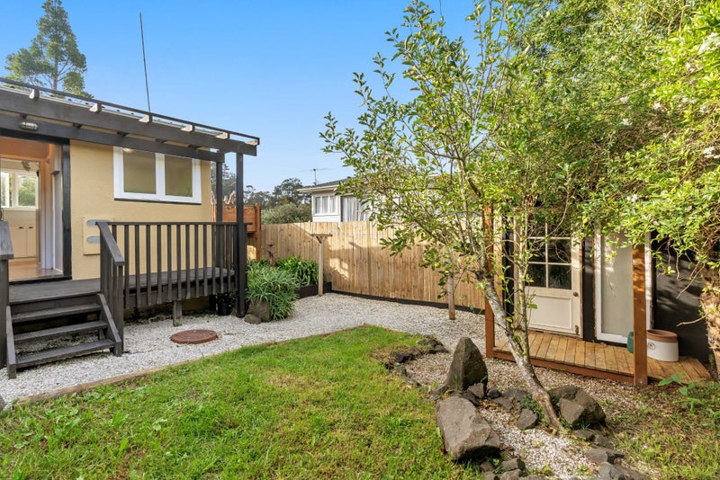 2/26 Woodside Road, Massey, Auckland - Carousel 1