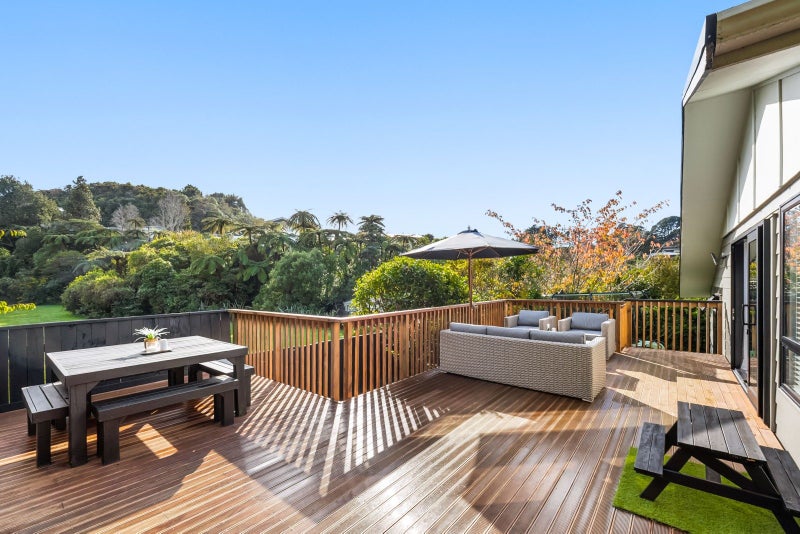 10 Redvers Drive, Belmont, Lower Hutt - Carousel 1