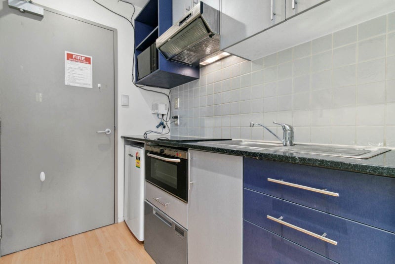 3N/17 Crown Lynn Place, New Lynn, Auckland - Carousel 2