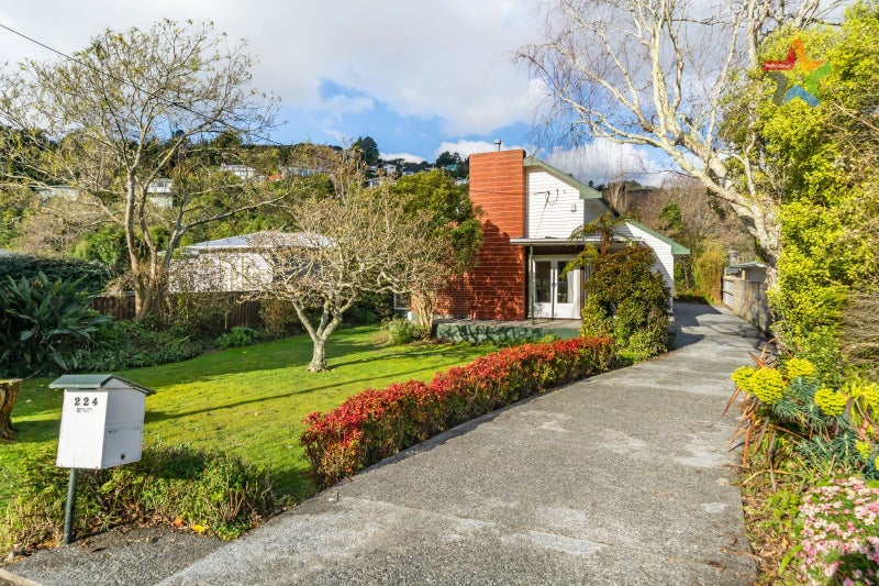 224 Eastern Hutt Road, Stokes Valley, Lower Hutt - Carousel 1
