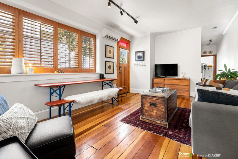 180 Sutherland Road, Lyall Bay, Wellington - Carousel 2