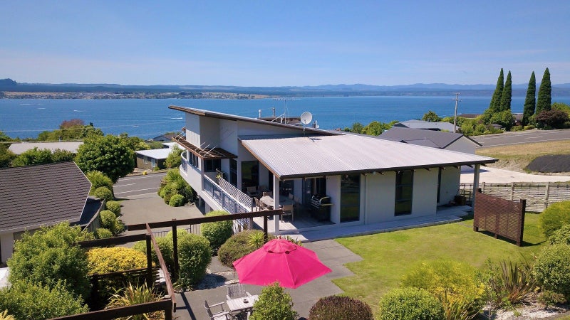 18 Wakeman Road, Acacia Bay, Taupo - Carousel 2