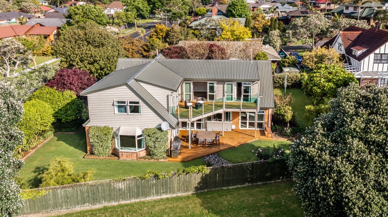 113 Walter Strevens Drive, Conifer Grove, Takanini - Carousel 1