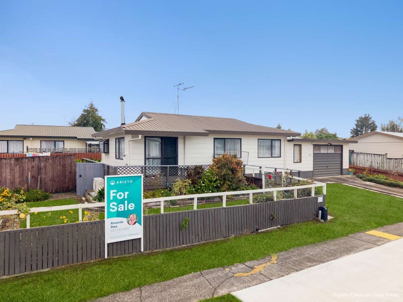 20A Lloyd Drive, Nawton, Hamilton - Carousel 1