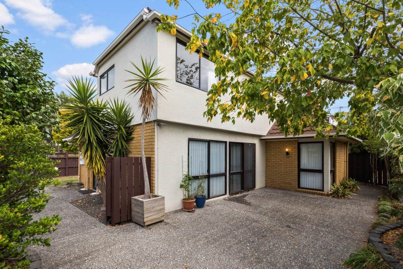 1/15 Millhouse Drive, Northpark, Auckland - Carousel 1