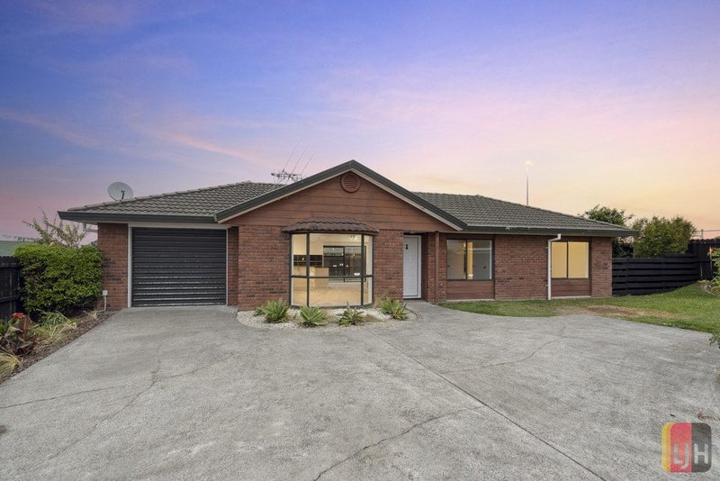 18 Randwick Place, Randwick Park, Auckland - Carousel 1