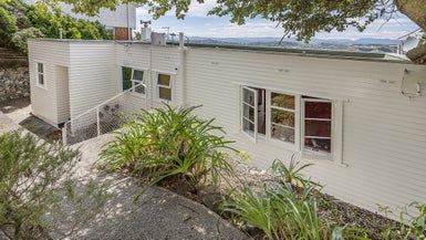 29 View Road, Houghton Bay, Wellington - Carousel 1