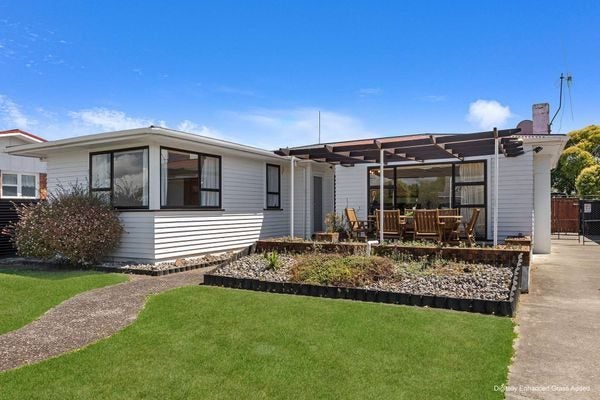 76 Rugby Street, Awapuni, Palmerston North - Carousel 1