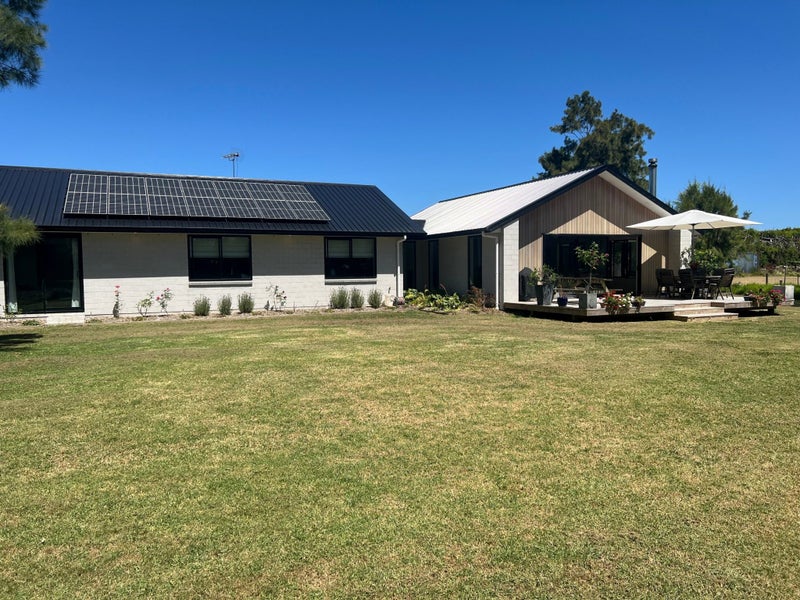 136 Taupaki Road, Henderson - Carousel 1