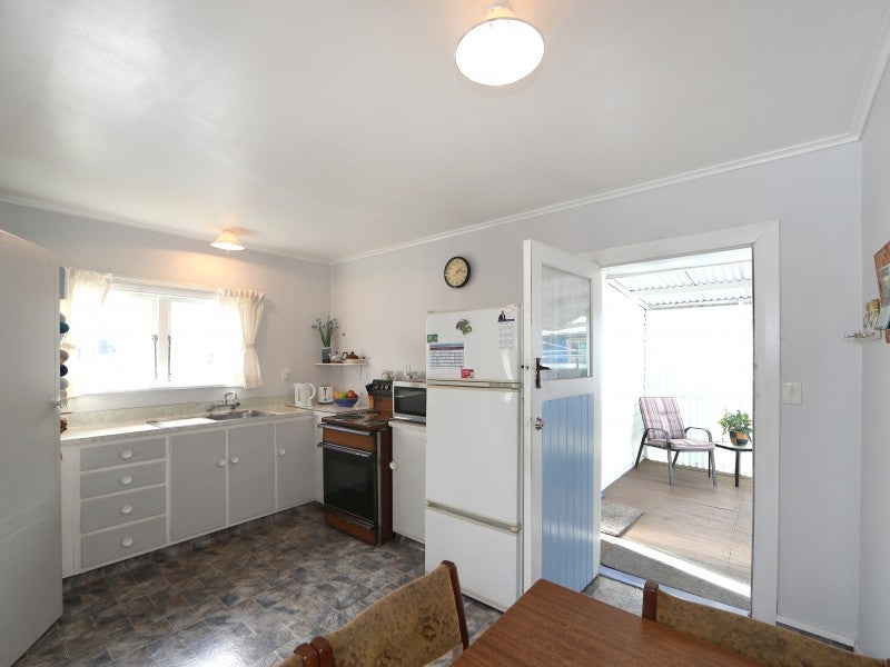 1012A Beatty Street, Mayfair, Hastings - Carousel 2