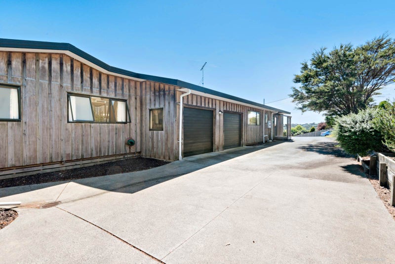 9 Holiday Road, Stanmore Bay, Whangaparaoa - Carousel 2