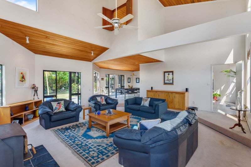 3 Scorpio Place, Windsor Park, Auckland - Carousel 2