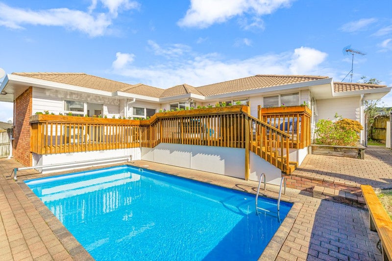 14 Heversham Place, Glendene, Auckland - Carousel 2