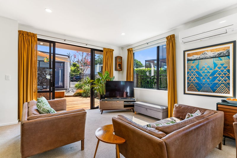 79 Apirana Avenue, Glen Innes, Auckland - Carousel 2