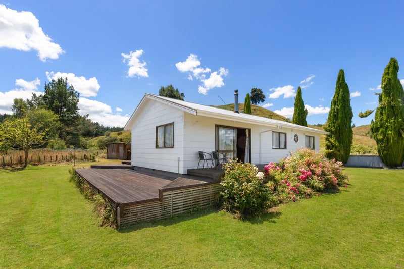 9 Wilson Road, Hunterville - Carousel 1