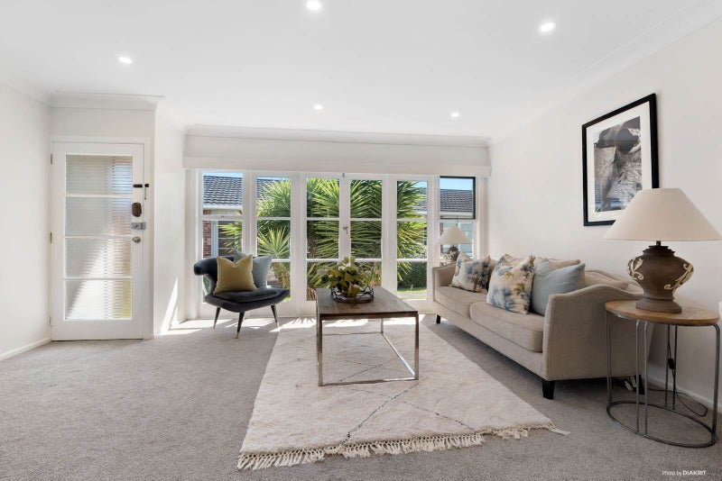 5/2 Saltburn Road, Milford, Auckland - Carousel 2