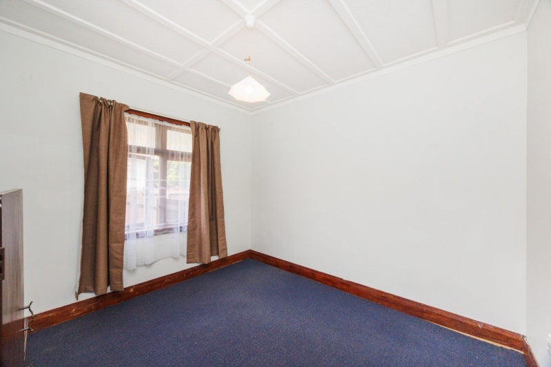 2 Landsdown Court, Roslyn, Palmerston North - Carousel 11