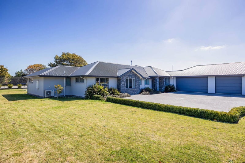 54 Steadman Road, Broomfield, Christchurch - Carousel 1