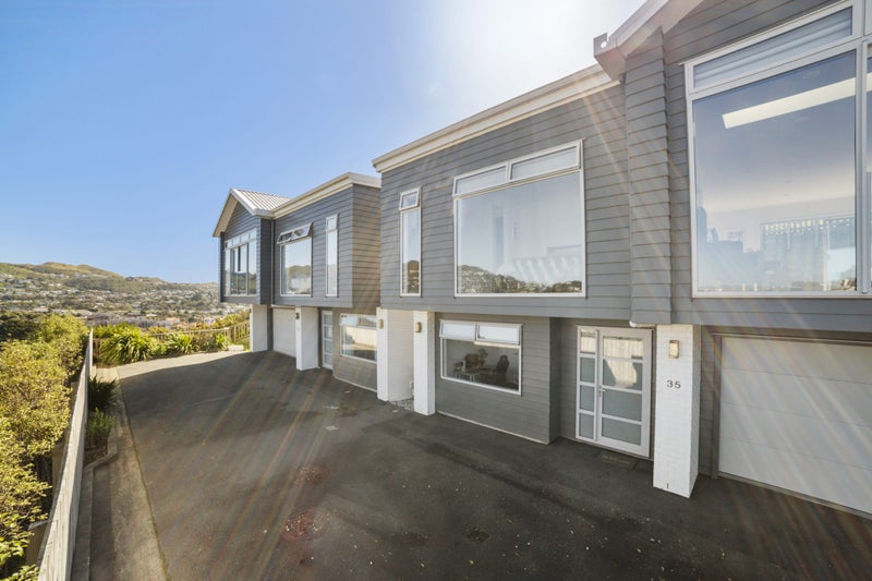 35 Cresswell Place, Johnsonville, Wellington - Carousel 1