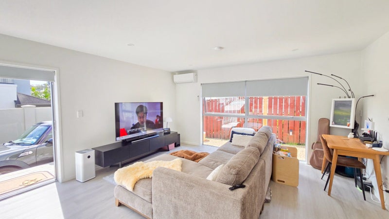 3/492 East Coast Road, Windsor Park, Auckland - Carousel 2