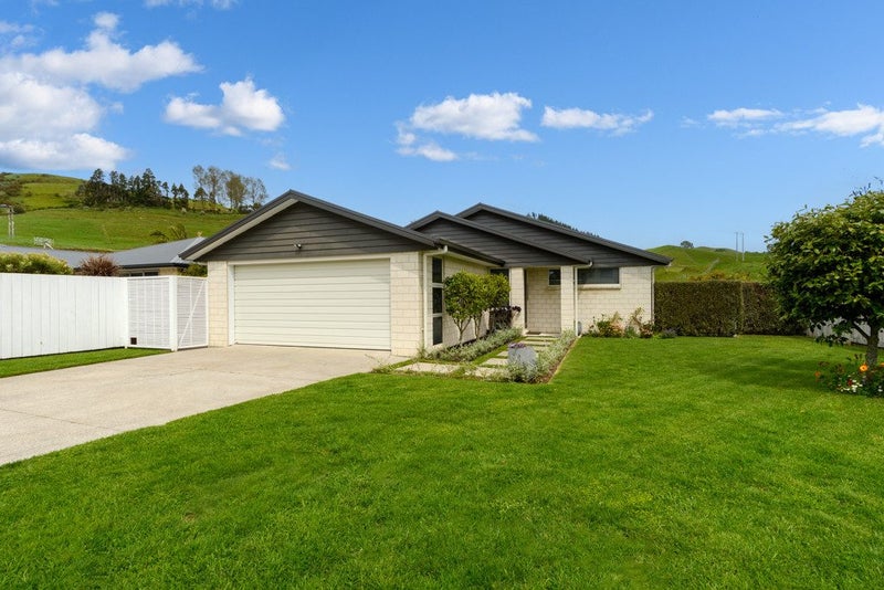 230 Ballintoy Park Drive, Welcome Bay, Tauranga - Carousel 1