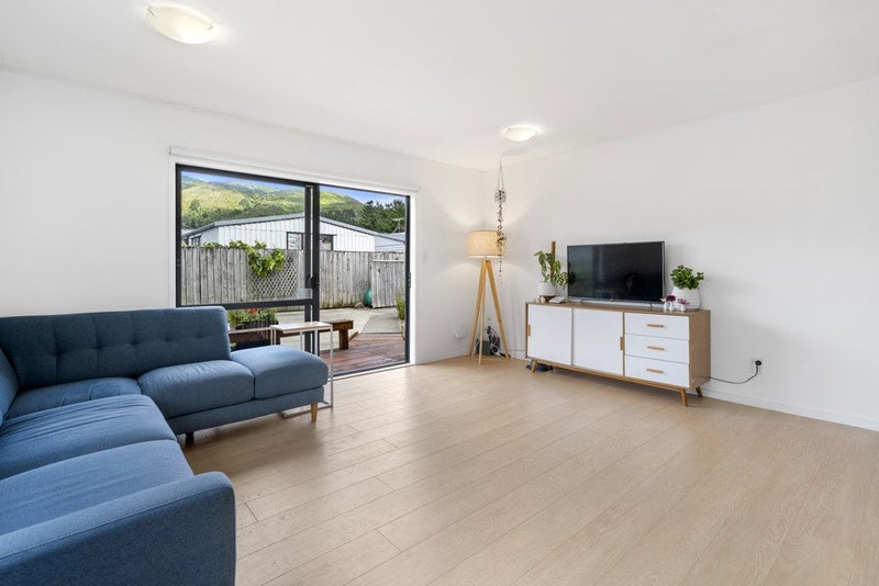 1/4 IPSWICH GR, ARAKURA, WAINUIOMATA - Carousel 2