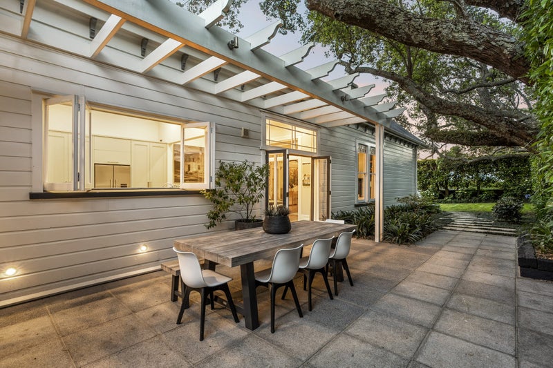 16 Horoeka Avenue, Mount Eden, Auckland - Carousel 2