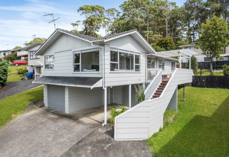 52 Ravenwood Drive, Forrest Hill, Auckland - Carousel 2
