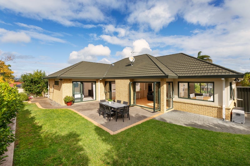 18 Nicholas Road, Somerville, Manukau - Carousel 1