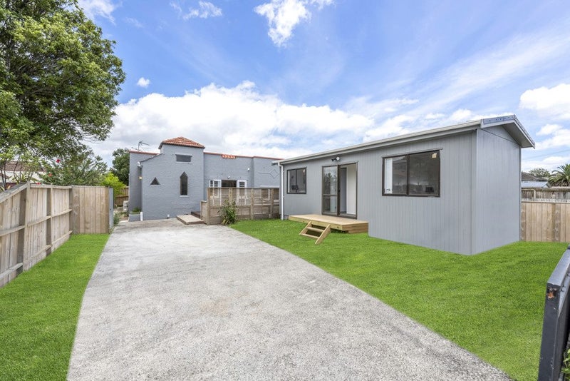 6 Lipscombe Avenue, Papatoetoe, Auckland - Carousel 1