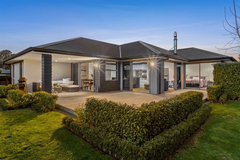 28 Fernbrook Drive, Hurworth, New Plymouth - Carousel 1