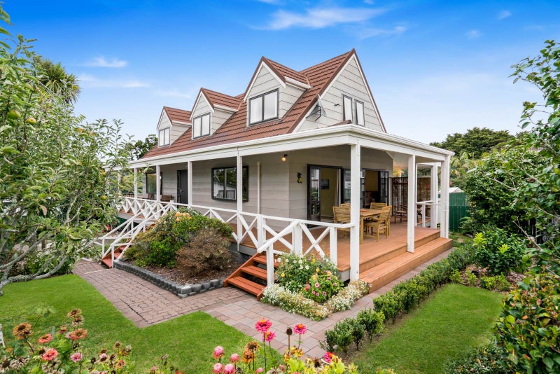 15 Nyssa Place, Totara Heights, Auckland - Carousel 1