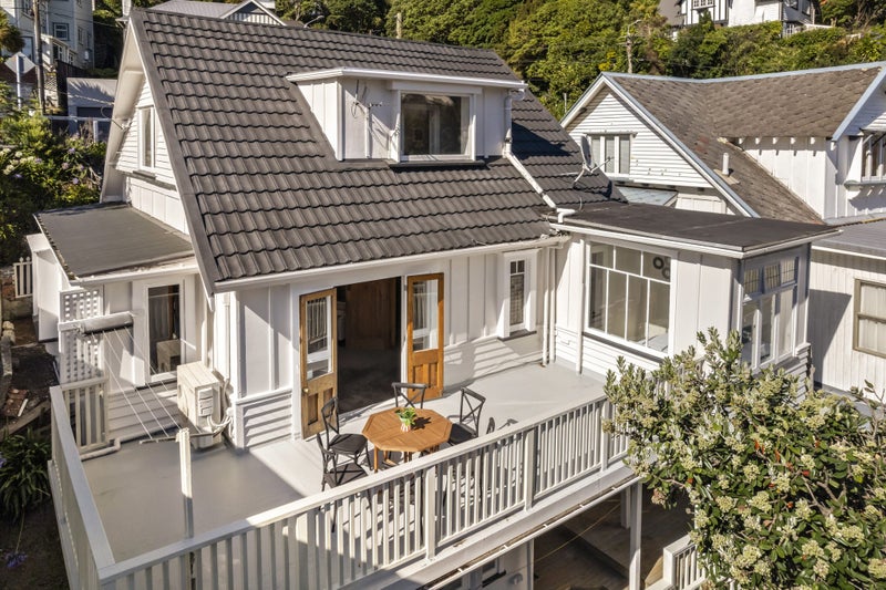 35 Raroa Road, Kelburn, Wellington - Carousel 1