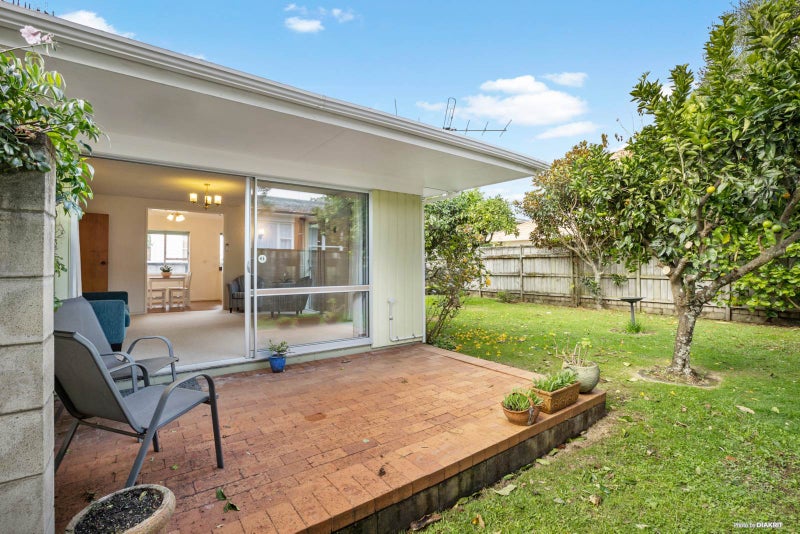 2/6 Tawera road, Greenlane, Auckland - Carousel 1