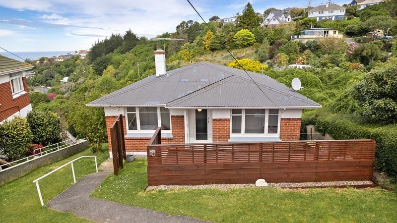 165 Easther Crescent, Kew, Dunedin - Carousel 1