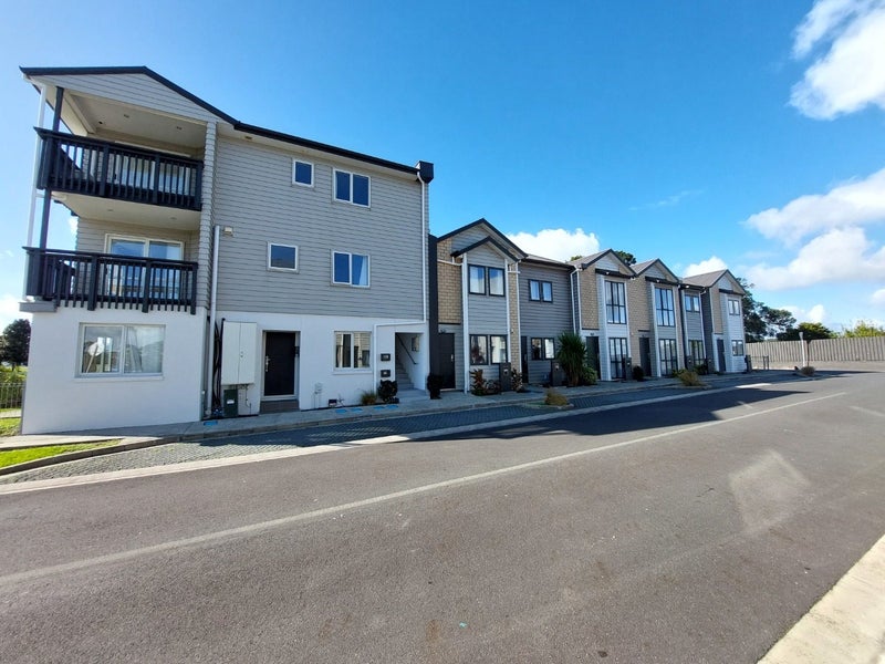 3/4 Wallson Crescent, Wiri, Auckland - Carousel 6