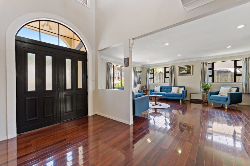 11 Mackwell Road, Fairview Heights, Auckland - Carousel 2