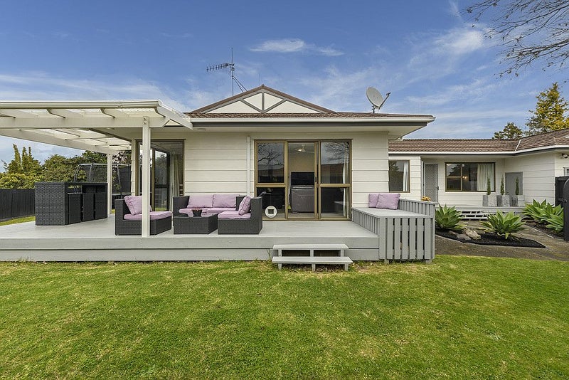 65 Townhead Crescent, Bethlehem, Tauranga - Carousel 1