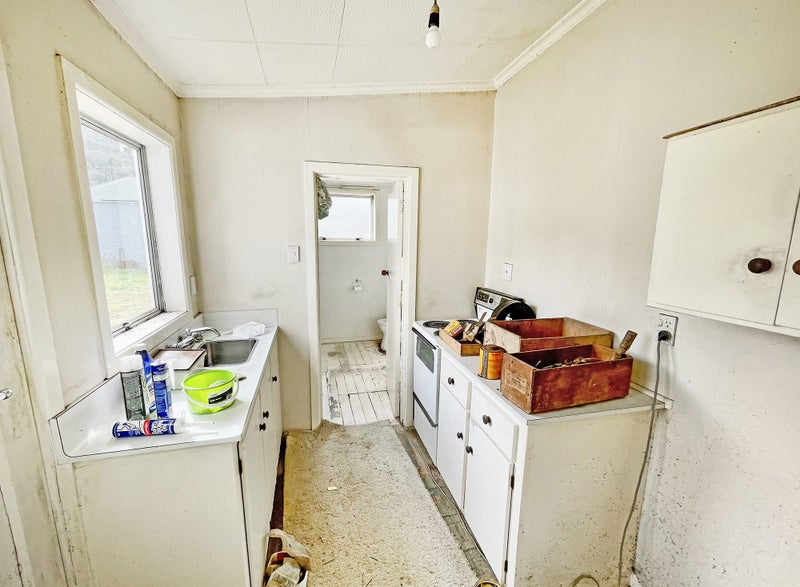 16 Carr Street, North East Valley, Dunedin - Carousel 2