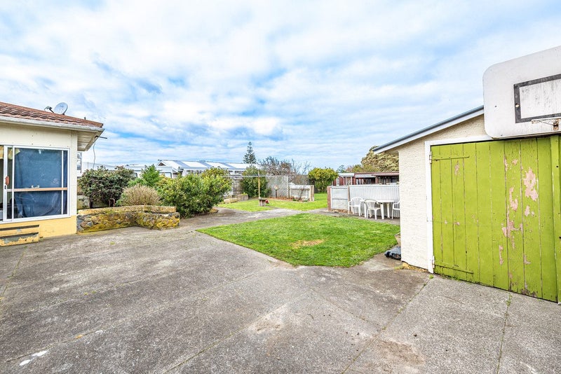 4 Tongariro Street, Castlecliff, Whanganui - Carousel 2