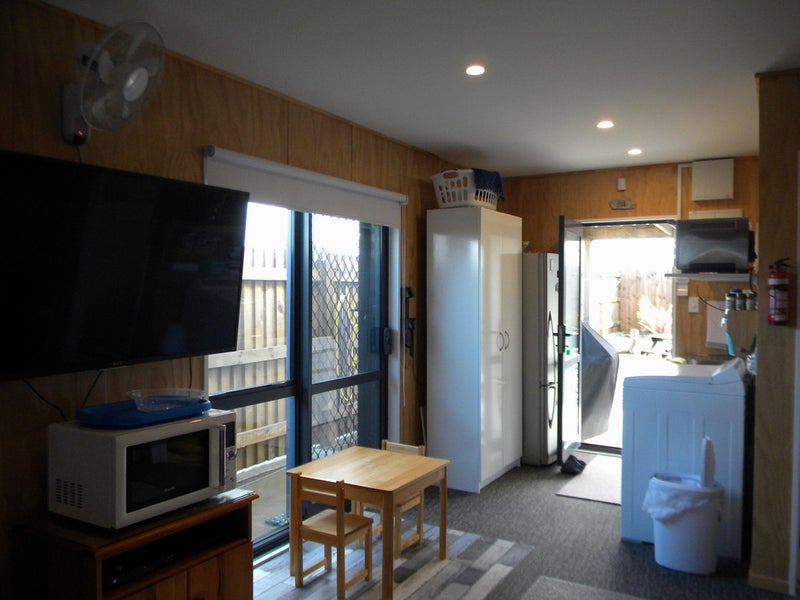 9 Beach Street, Hokitika - Carousel 2