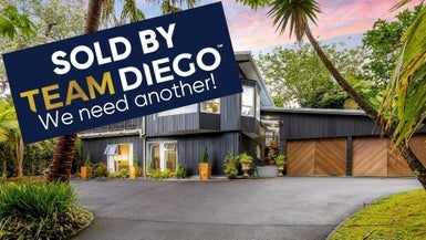 834 West Coast Road, Waiatarua, Auckland - Carousel 1